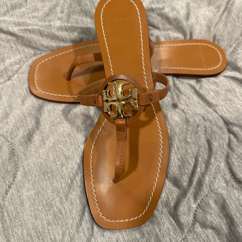 ***NEW*** in box - Tory Burch Miller Mini Leather Flip Flops